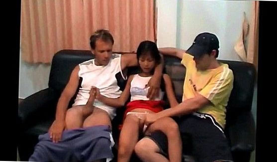 Джули и дерево наслаждаются теплом этого летнего вечера, порно видео