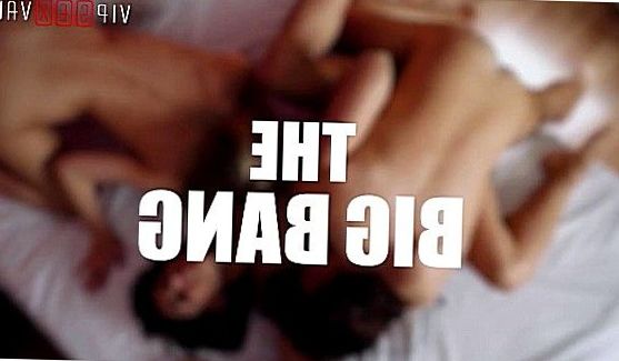 Парень фистингует двух девченок, порно видео