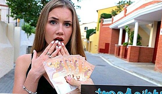 Две блондинистые чешки участвуют в большой оргии, девушек трахают в очко, в рот или в две соседние щели сразу, порно видео