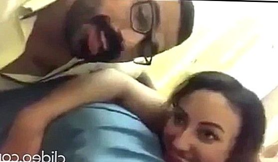 Дама с крепкими сиськами любит секс стоя, порно видео